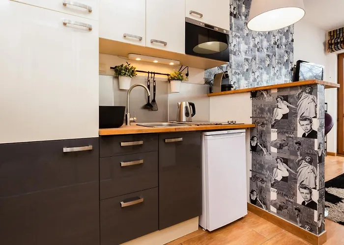 Apartment Hoza By Renters Warsaw