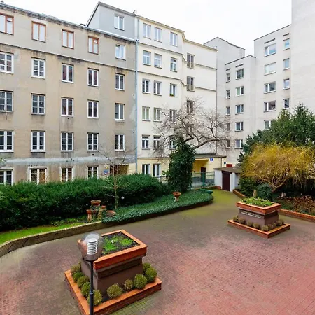 Apartment Hoza By Renters Warsaw